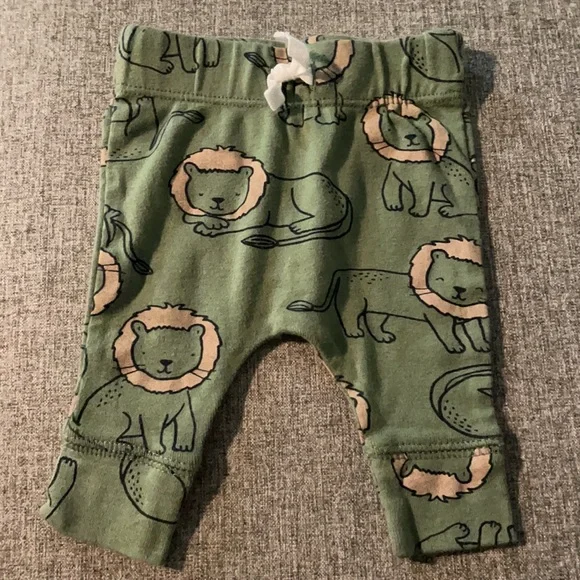 Boy’s Carter’s/Gerber Onesie & Joggers (6 pieces) - Picture 4 of 12